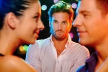 Choáng váng phát hiện bạn gái quan hệ với 3 người đàn ông khác