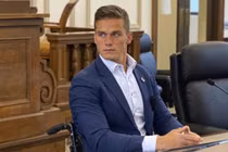 Hạ nghị sĩ trẻ nhất nước Mỹ mới 25 tuổi