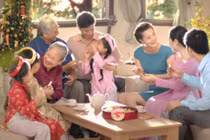 Chị em tranh cãi việc ăn Tết ở nhà nội hay ngoại?