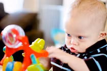 Loạt dấu hiệu ở trẻ sơ sinh có nguy cơ bị thiểu năng