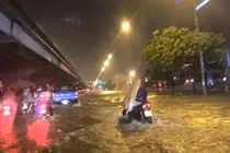 Bão số 3: Hà Nội mưa lớn, nhiều tuyến phố nội thành ngập lụt