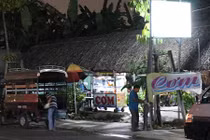 Nữ tiếp viên hoảng hồn phát hiện khách nam nằm chết bí ẩn