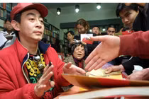 Vì sao Lục Tiểu Linh Đồng bị chê ích kỷ và ngày càng mất uy tín?