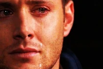 Thấy chồng khóc trong nhà tắm, tôi "xuống nước" xin lỗi mẹ chồng