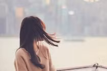 Bàng hoàng khi phát hiện người yêu lưu tên người khác là “Vợ yêu“