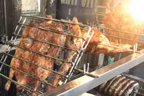 Bí ẩn hàng ngàn con vịt quay mất lưỡi bán tràn chợ Hà Nội