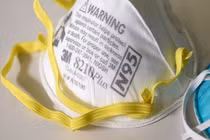 Sự gian dối của các công ty sau chiếc khẩu trang