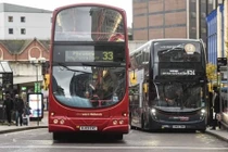 Bé gái 12 tuổi bị 6 thanh niên tấn công tình dục trên xe bus