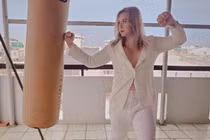 Võ sư Thiếu Lâm Việt Nam "xin" được chuyển giới thành nữ