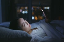 Vợ đưa chồng con lên Facebook để "câu view"