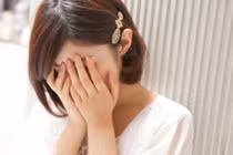 Cay đắng mẹ ép con gái làm gái bán hoa