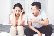 Nữ sinh NEU nhận "rổ gạch" vì đăng đàn chê tình mới là đồ đểu