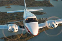 Khống chế phi công, cướp máy bay cùng hơn nửa triệu USD