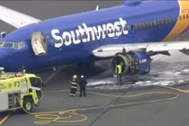 Video: Nữ hành khách bị hút ra ngoài cửa sổ máy bay ở độ cao 9km