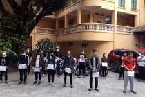 Nhóm thanh niên đua xe quanh hồ Hoàn Kiếm vì 'ở nhà buồn...'