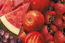 6 loại quả có màu đỏ trẻ đẹp chống lão hóa da