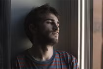 Chạm mặt vợ sếp trong tiệc sinh nhật, nam trưởng phòng điếng người