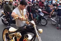 Video: Cận cảnh xe mạ vàng tiền tỷ của tay chơi khét tiếng Việt Nam
