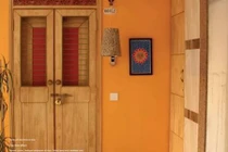 Chọn màu cho cửa ra vào giúp nhà bừng sáng