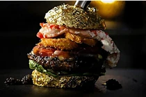 Chiếc bánh mì có giá hơn 130 triệu khiến ai cũng sốc