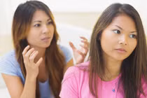 Chị dâu đem 10 triệu qua trả kèm một mảnh giấy khiến tôi tái mặt