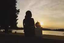 Xót xa cuộc sống làm vợ người nổi tiếng của bà xã 9x Lam Trường