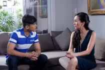 Phục vụ quý bà miệt mài nhằm đổi đời, trai bao gặp quả đắng