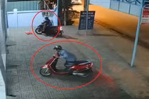 Video: Hai vợ chồng "nữ quái" chở con đi trộm xe máy