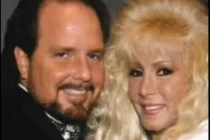 Si mê vũ nữ thoát y rồi lấy làm vợ, đại gia chết trong đau đớn