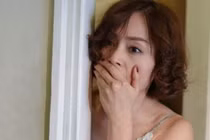 Nhà chồng điêu đứng vì cô hàng xóm mang tờ siêu âm tới bắt vạ