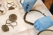 Tưởng mớ "đồng nát" nằm lộ thiên, chuyên gia thấy phải thốt lên