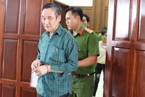 Đẩy hàng xóm xuống giếng, bị cáo kêu oan suốt 4 phiên tòa