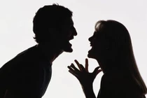 Những “đòn độc” của phụ nữ khôn ngoan khi biết chồng có bồ nhí