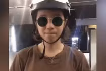 Video: Giới trẻ sốt xình xịch với trò "siêu nhân gao biến hình"