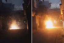 Video: Trụ điện cháy ngùn ngụt, nổ như pháo hoa ở Hà Nội