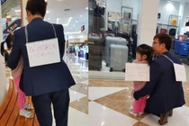 Sợ bị hiểu nhầm bắt cóc, bố hành động bá đạo khi dẫn con đi chơi
