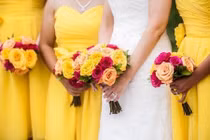 Cô dâu âm thầm "vỗ béo" các phù dâu để trở thành người đẹp nhất