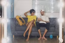 H'Hen Niê xưng hô lạ, chúc mừng Đen Vâu ra MV mới 