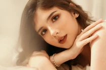 Thiên thần TikTok mang hai dòng máu Úc Việt đốn tim dân mạng