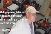 Video người đàn ông nhét máy cưa vào quần để lấy cắp khỏi cửa hàng