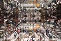 Chiêm ngưỡng nhà sách tuyệt đẹp nguy nga như cung điện