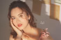 Vẻ đẹp yêu kiều của nữ sinh trường Đại học Kinh tế tài năng