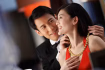 Khát con trai, ông chủ giàu bị "chân dài" cho sập bẫy