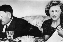 Hé lộ lý do trùm phát xít Hitler không bao giờ sex với vợ