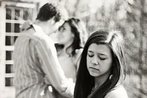 Có nên tiến đến với người yêu cũ của bạn thân?