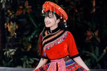 Nhan sắc tựa "nữ thần" của hot girl được báo Trung Quốc ca ngợi