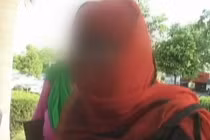 Kết hôn được 3 ngày, cô gái thành “mồi ngon” cho đám bạn của chồng