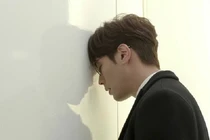 Chồng 'ngậm đắng nuốt cay' kí vào đơn ly hôn 