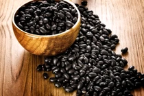 Bí quyết giúp tóc bạc 10 năm cũng nhanh chóng đen bóng trở lại