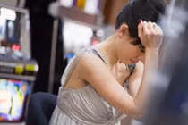 Nghe ông chủ rót mật vào tai gái ngoan ngậm ngùi ôm trái đắng